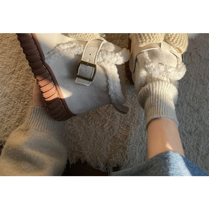 Pom Short Snow Boots