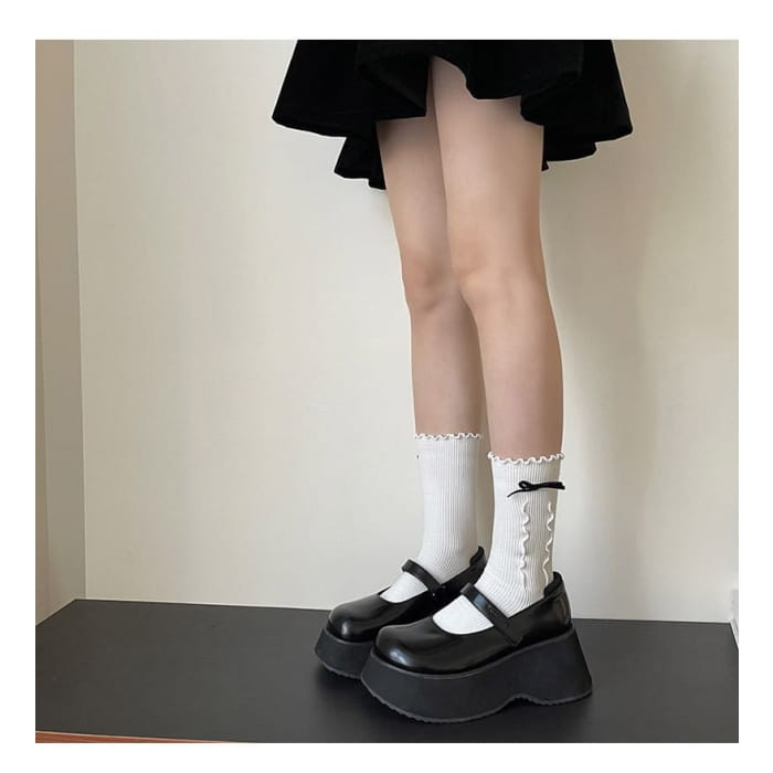 Ruffle Trim Bow Socks