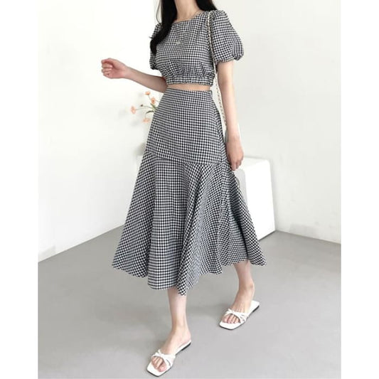 Set: Puff Sleeve Crew Neck Plaid Crop Top + High Rise Midi