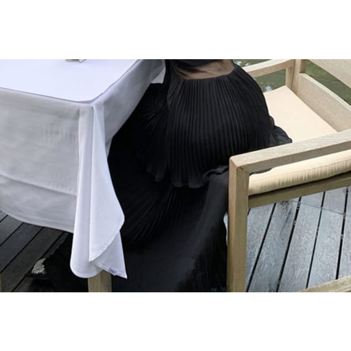 Spaghetti Strap V-Neck Plain Accordion Pleated Panel Mesh