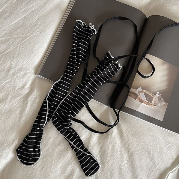 Striped Lace - Black / One Size