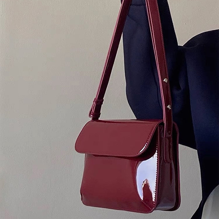 Vintage Red Lacquered Bag - Standart / Handbags